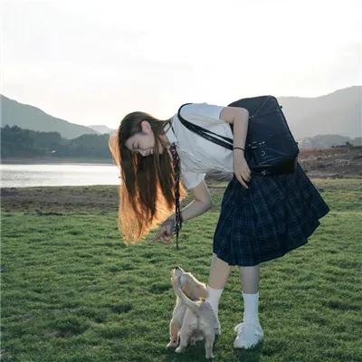 布劳涅森林的女人们